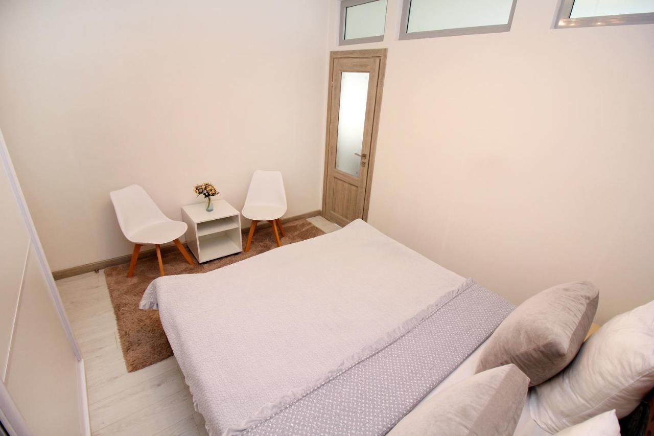 Apartment 3 ком уютная кв возле мега центра алма-ата