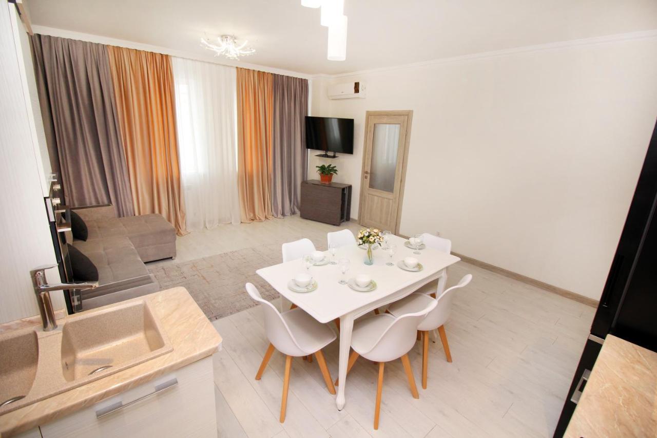 Apartment 3 ком уютная кв возле мега центра алма-ата *